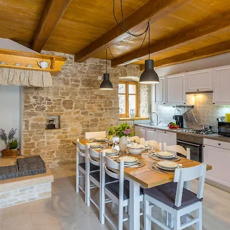 Kristina In Burici Maison d'hôtes 4*